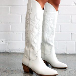 Billini Urson Tall Boot in White. Size 8